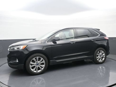 Used 2019 Ford Edge Titanium w/ Cold Weather Package AWD/4WD image 4
