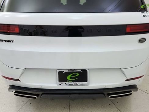 Used 2023 Land Rover Range Rover Sport SE Dynamic image 11