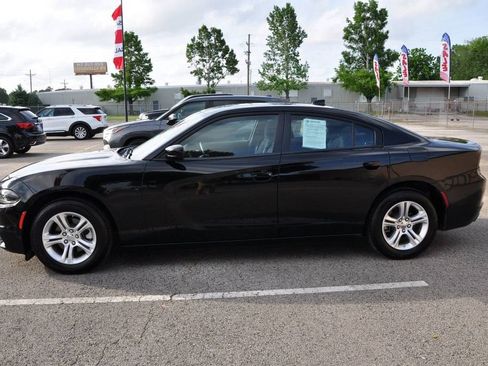 Used 2023 Dodge Charger SXT image 2