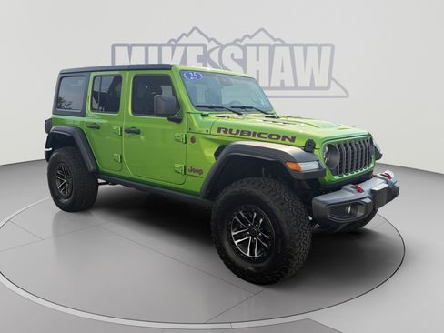 Used 2025 Jeep Wrangler Unlimited Rubicon w/ XTREMEE 35" Tire Package AWD/4WD image 7