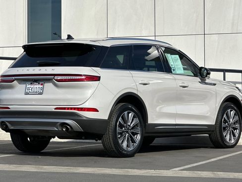 Used 2022 Lincoln Corsair Reserve image 3