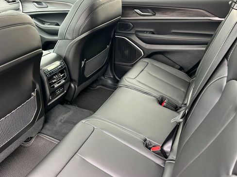 New 2026 Jeep Grand Cherokee L Limited w/ Limited Altitude Package image 12