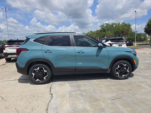 New 2026 Kia Seltos EX FWD image 9