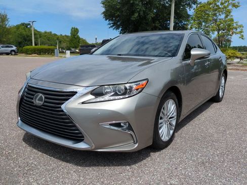 Used 2017 Lexus ES 350 FWD image 2