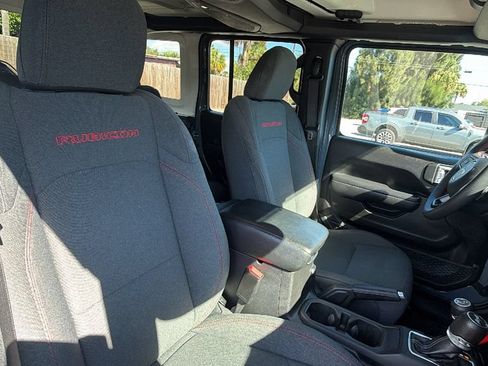 Used 2024 Jeep Wrangler Unlimited Rubicon AWD/4WD image 29