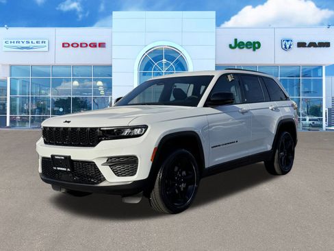 New 2025 Jeep Grand Cherokee Altitude image 5