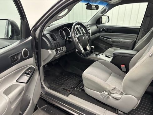 Used 2015 Toyota Tacoma 4x4 Access Cab image 12