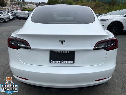 Used 2022 Tesla Model 3 Standard Range RWD image 4