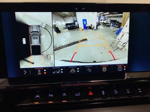 Used 2024 Chevrolet Silverado 1500 ZR2 w/ Technology Package image 11