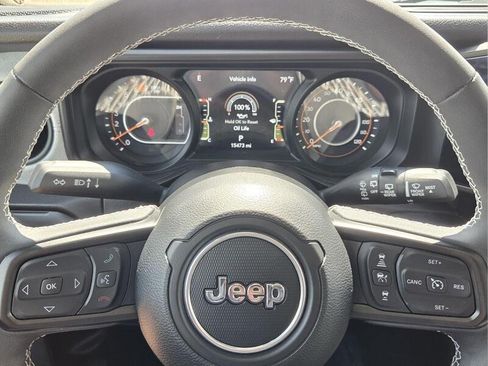 Used 2025 Jeep Wrangler Unlimited Sport AWD/4WD image 31
