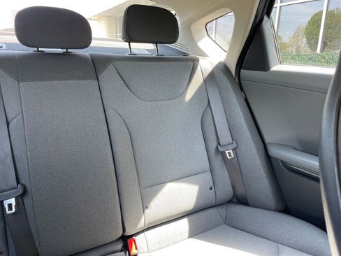 Used 2025 Kia K4 LXS image 36