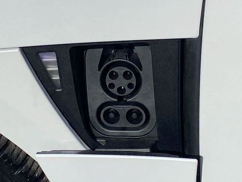 Used 2022 Lucid Air Grand Touring image 21