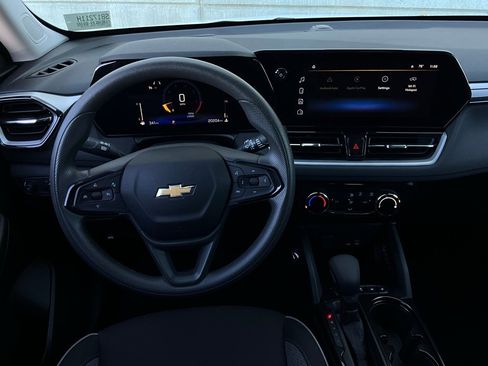 Used 2025 Chevrolet TrailBlazer LT image 11