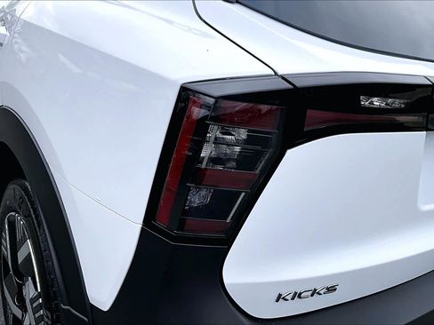 New 2026 Nissan Kicks SV image 14