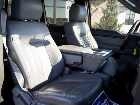 Used 2012 Ford F150 XLT w/ XLT Chrome Pkg image 24