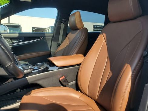 Used 2023 Lincoln Nautilus Reserve AWD/4WD image 5