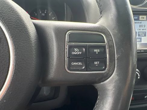 Used 2011 Jeep Compass Latitude AWD/4WD image 8