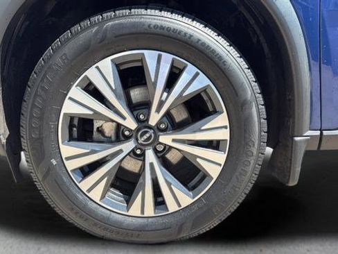 Used 2023 Nissan Rogue SV w/ SV Premium B Package image 14