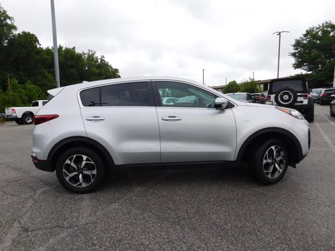 Used 2020 Kia Sportage LX w/ LX Popular Package AWD/4WD image 4
