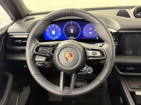 Certified 2025 Porsche Macan Electric image 18
