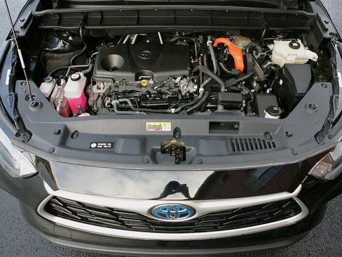 Used 2022 Toyota Highlander XLE image 7