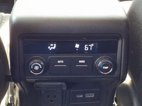 Used 2023 GMC Acadia SLE AWD/4WD image 25