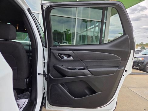 Used 2022 Chevrolet Traverse LT w/ Midnight/Sport Edition image 48