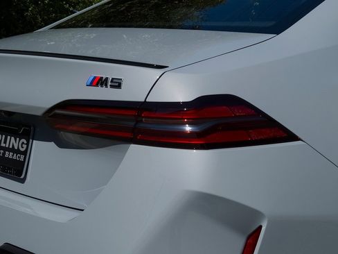 New 2026 BMW M5 w/ Executive Package image 7