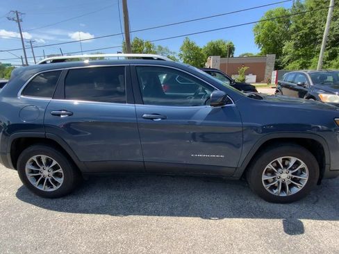 Used 2019 Jeep Cherokee Latitude Plus w/ Cold Weather Group AWD/4WD image 9