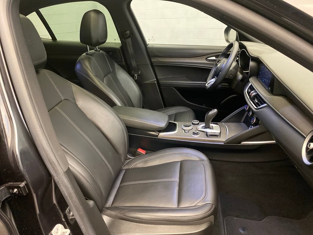 Used 2022 Alfa Romeo Stelvio Ti AWD/4WD image 24