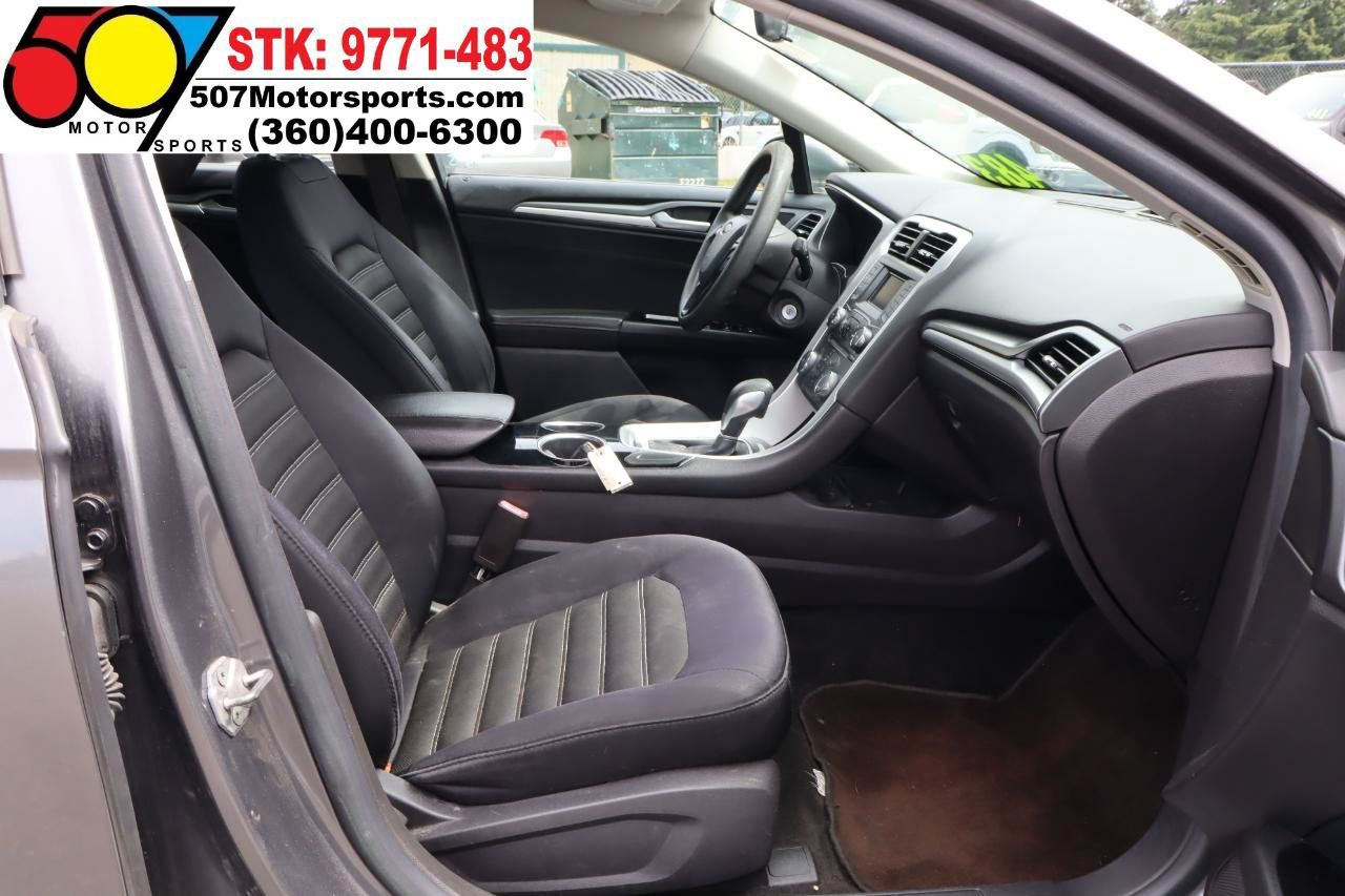 Used 2014 Ford Fusion SE FWD image 16