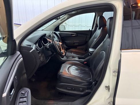 Used 2012 Chevrolet Traverse LT FWD image 27