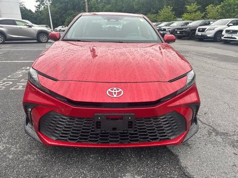 Used 2025 Toyota Camry SE FWD image 2
