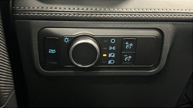 Used 2025 Ford Mustang Premium RWD image 32