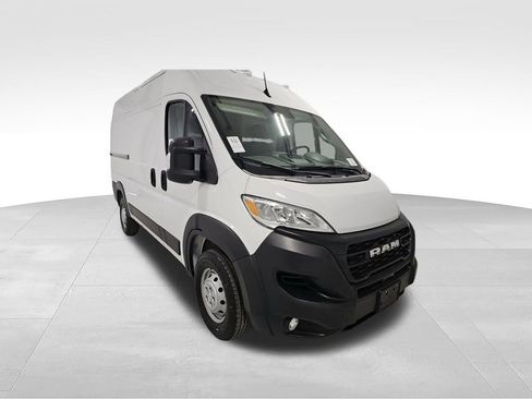 Used 2023 RAM ProMaster 2500 w/ Convenience Group FWD image 9