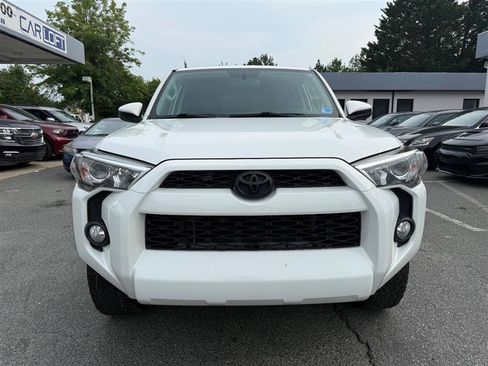 Used 2019 Toyota 4Runner SR5 AWD/4WD image 2