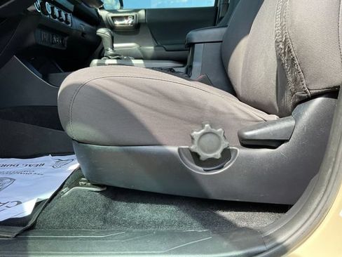Used 2019 Toyota Tacoma TRD Off-Road AWD/4WD image 14