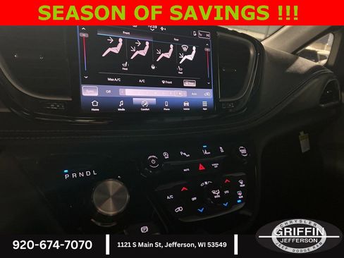 New 2026 Chrysler Pacifica Select image 22