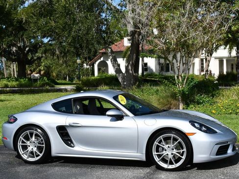 Used 2018 Porsche 718 Cayman RWD image 32