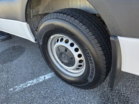 Used 2023 Mercedes-Benz Sprinter 2500 image 37