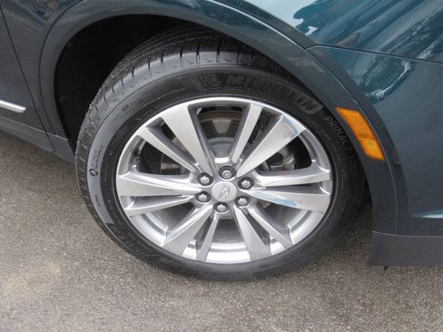 Used 2024 Cadillac XT5 Premium Luxury w/ LPO, Floor Liner Package AWD/4WD image 5