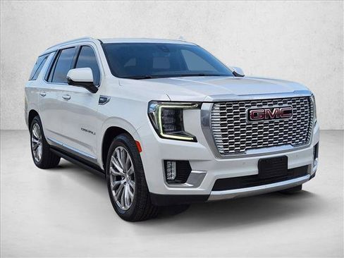 Used 2021 GMC Yukon Denali w/ Denali Ultimate Package AWD/4WD image 3