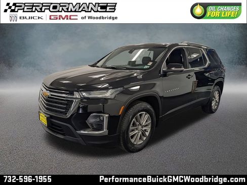 Used 2023 Chevrolet Traverse LT FWD image 1