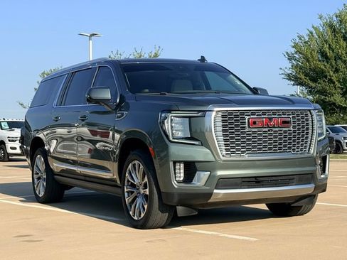 Used 2024 GMC Yukon XL Denali RWD image 4