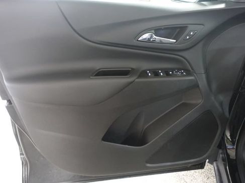 Used 2024 Chevrolet Equinox LT FWD image 9