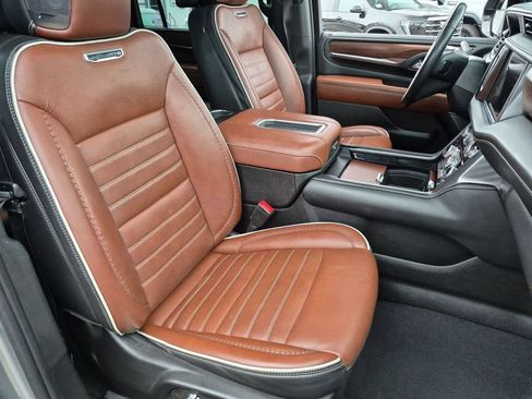 Used 2023 GMC Yukon XL Denali Ultimate AWD/4WD image 21