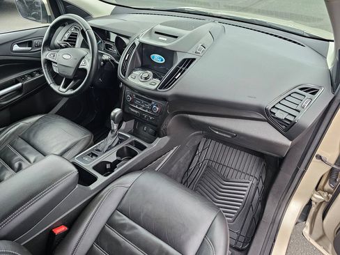 Used 2017 Ford Escape Titanium FWD image 11