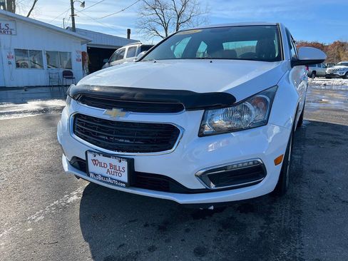 Used 2015 Chevrolet Cruze LT w/ Sun And Sound Package image 2