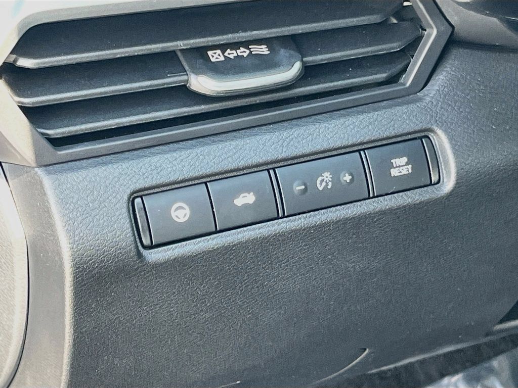 Used 2024 Nissan Altima 2.5 SL FWD image 10