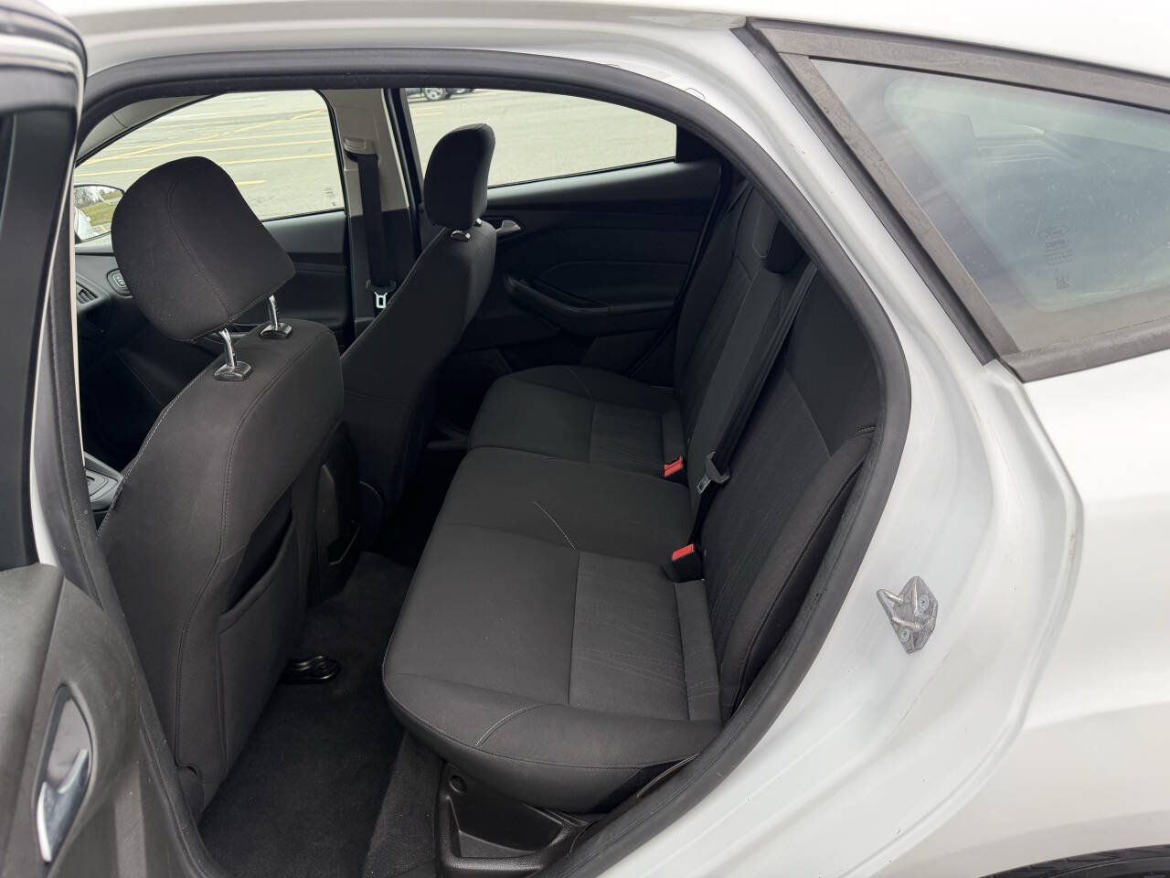 Used 2016 Ford Focus SE FWD image 11